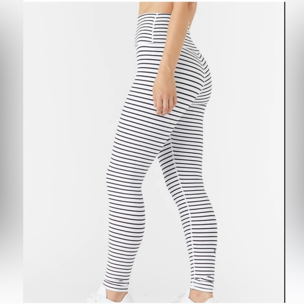 Like New! Black/White Stripe Leggings XS/S